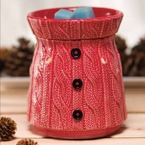 NIB Scentsy comfy cozy warmer. Price firm